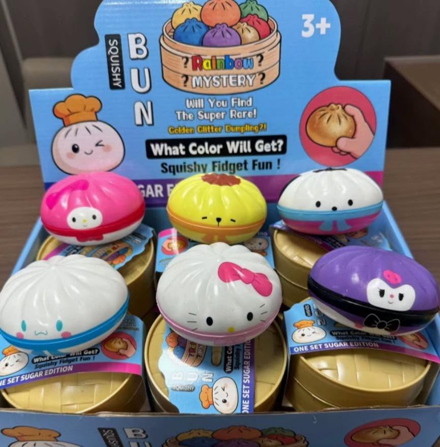 MYSTERY DUMPLING CHARACTER AND STEAMER SET