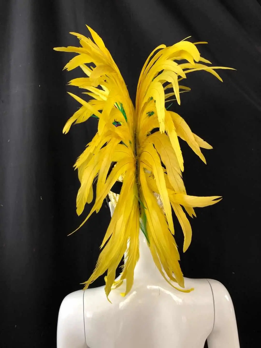 The Stardust Samba Radiance – Elegant Feathered Stage & Carnival Headdress