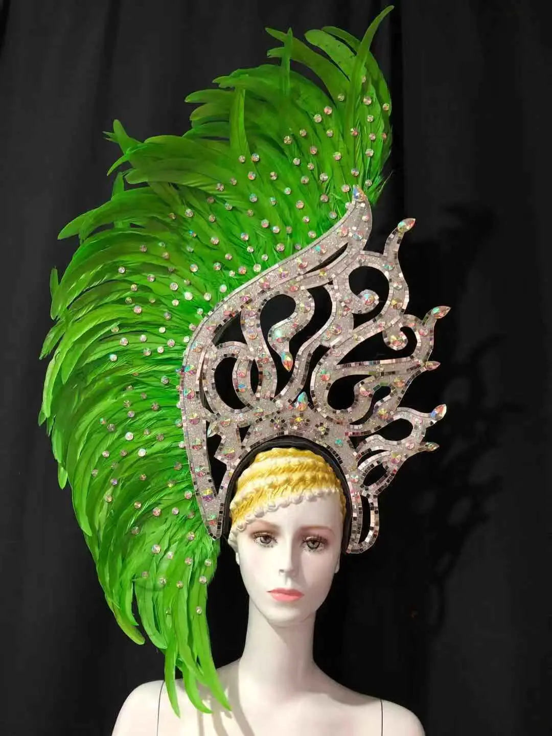 The Stardust Samba Radiance – Elegant Feathered Stage & Carnival Headdress