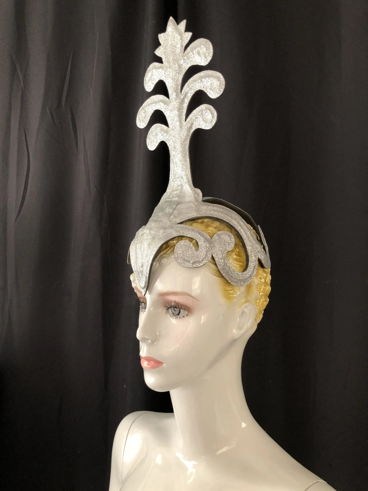 The Stardust Samba Queen – Premium Feathers & Rhinestones Carnival Headdress