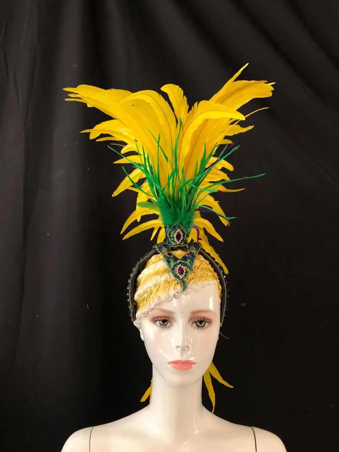 The Stardust Samba Radiance – Elegant Feathered Stage & Carnival Headdress