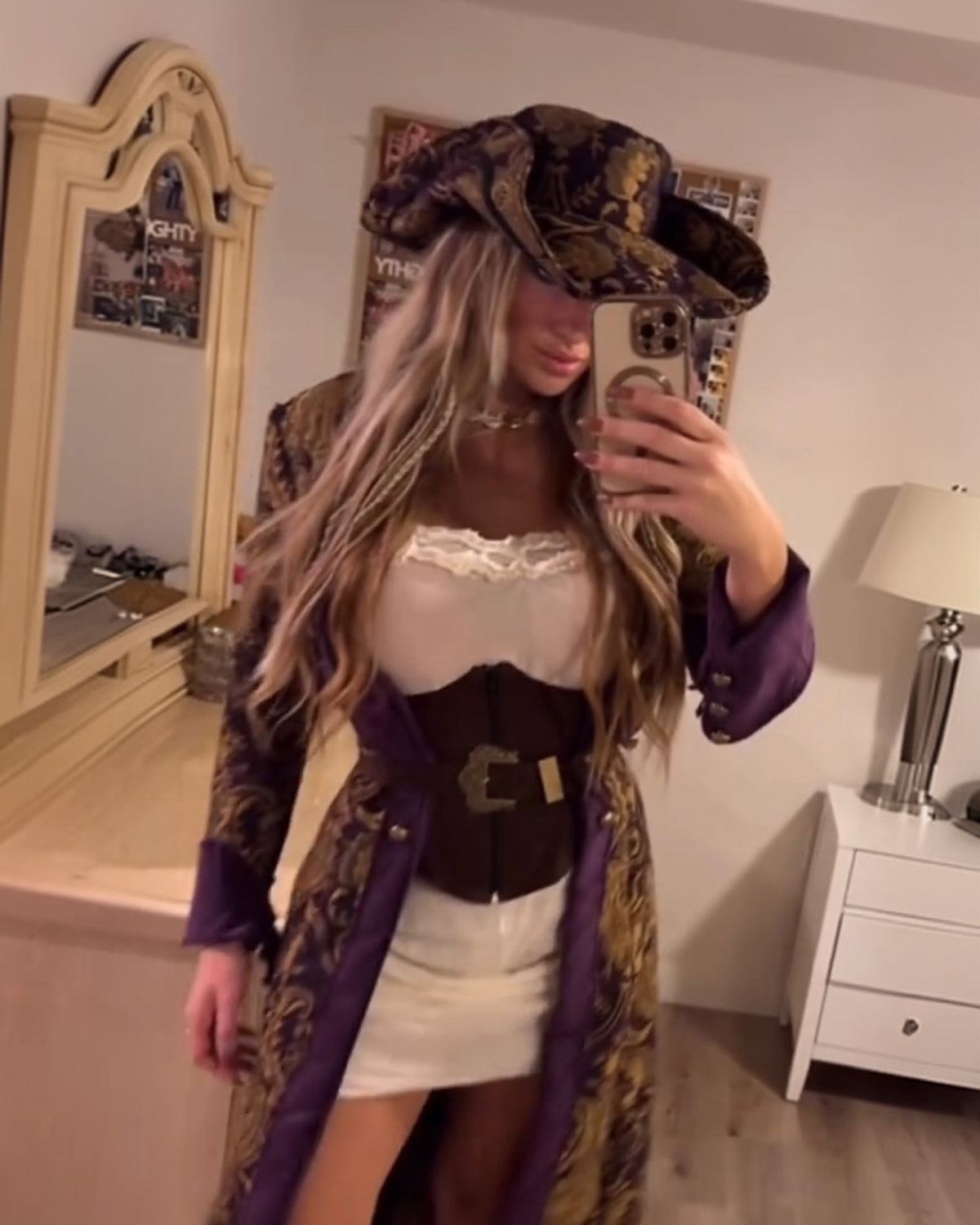 6pc Decadent Pirate Diva Costume