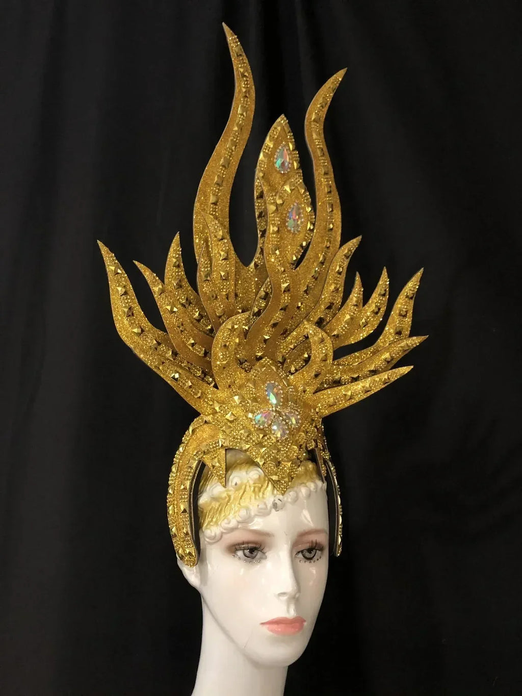 The Stardust Wings of Radiance – Deluxe Feathered Samba & Carnival Crown