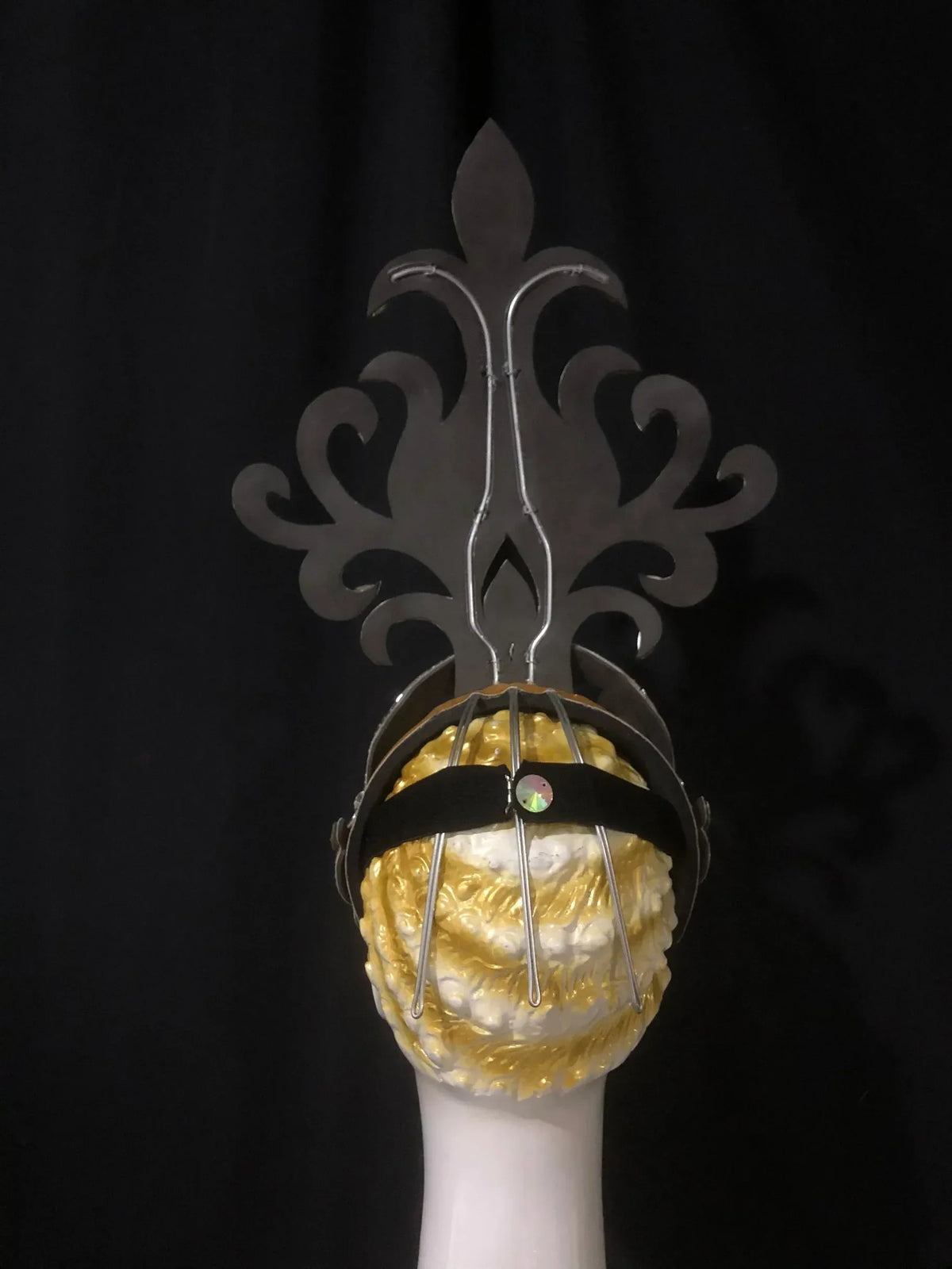 The Stardust Wings of Radiance – Deluxe Feathered Samba & Carnival Crown