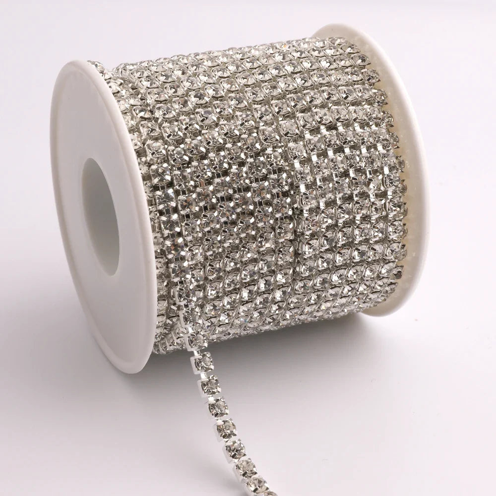 The Stardust Sparkle Claw – Deluxe Glass Crystal Strass Rhinestone Trim