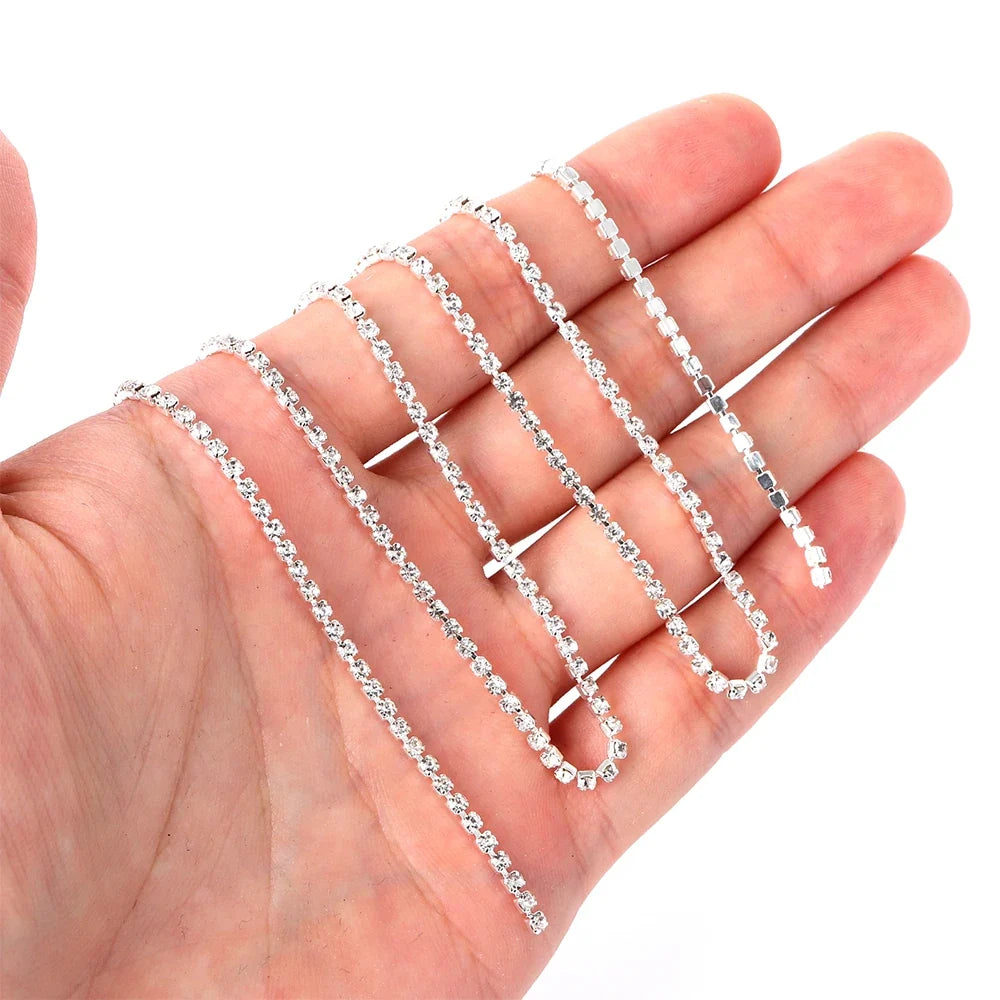 The Stardust Sparkle Claw – Premium Glass Crystal Strass Rhinestone Trim