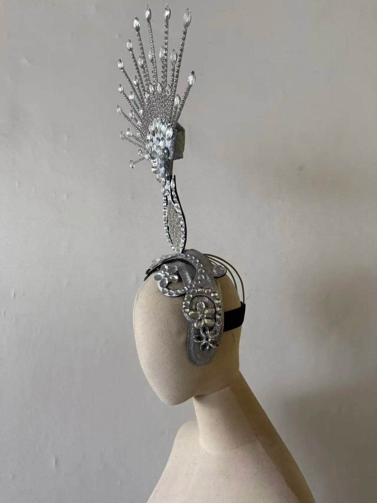 The Stardust Aurora – Premium Feathered Samba Carnival Headdress