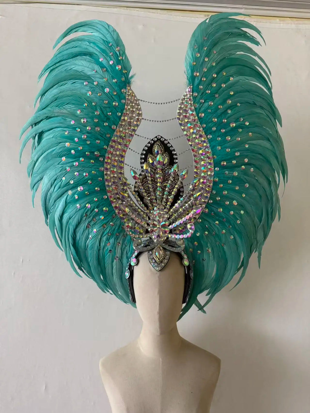 The Stardust Aurora Feather Headdress – Light Purple Cabaret & Carnival Crown