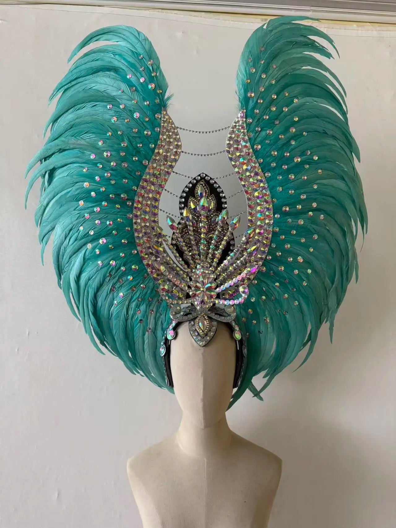 The Stardust Aurora Feather Headdress – Light Purple Cabaret & Carnival Crown