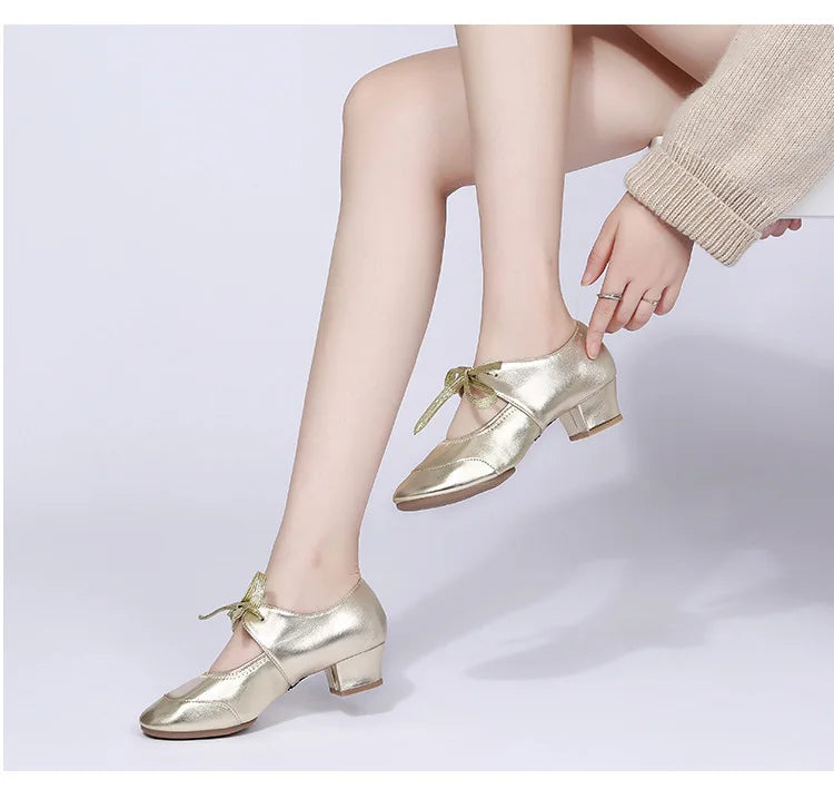 The Stardust Studio Oxford – Classic Lace-Up Practice Heel