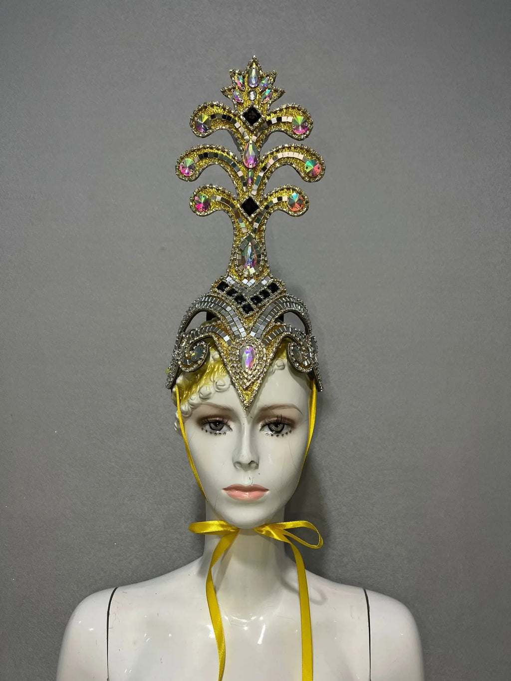 The Stardust Samba Queen – Premium Feathers & Rhinestones Carnival Headdress
