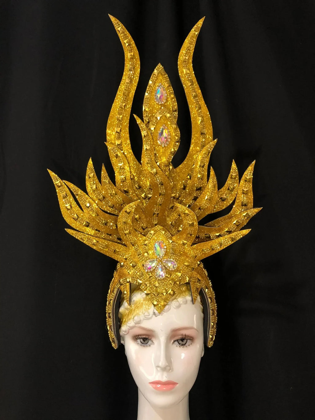 The Stardust Wings of Radiance – Deluxe Feathered Samba & Carnival Crown
