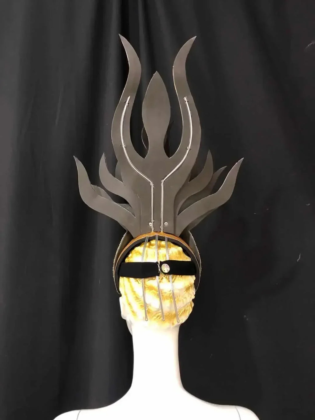 The Stardust Wings of Radiance – Deluxe Feathered Samba & Carnival Crown