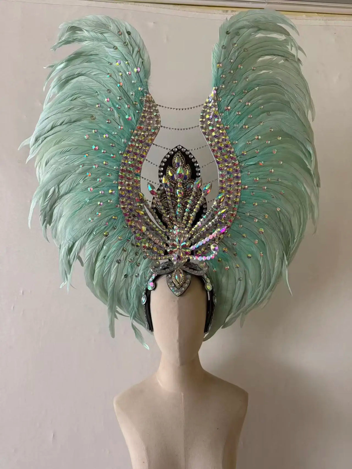 The Stardust Aurora Feather Headdress – Light Purple Cabaret & Carnival Crown