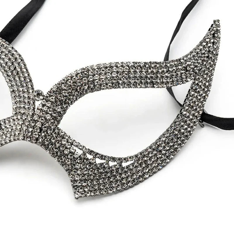 Sparkling Rhinestone Masquerade Face Mask – Breathable Crystal Veil Headwear for Banquets, Festivals & Halloween Costumes
