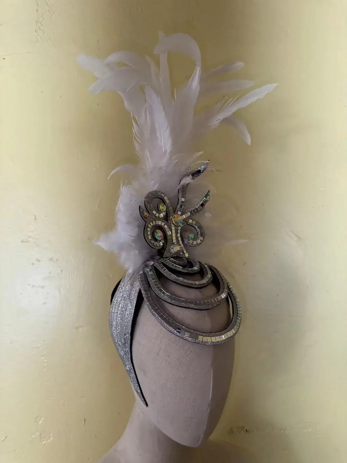 The Stardust Wings of Radiance – Deluxe Feathered Samba & Carnival Crown