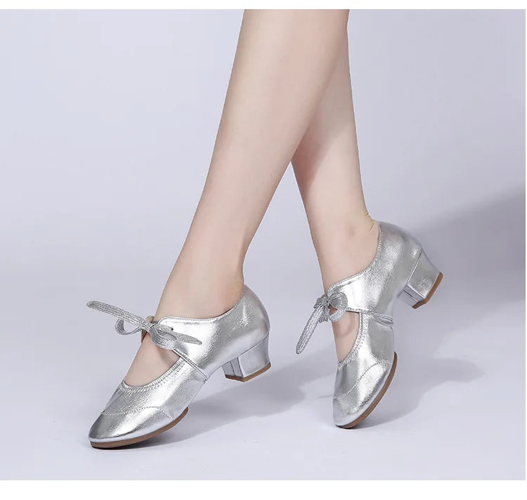 The Stardust Studio Oxford – Classic Lace-Up Practice Heel