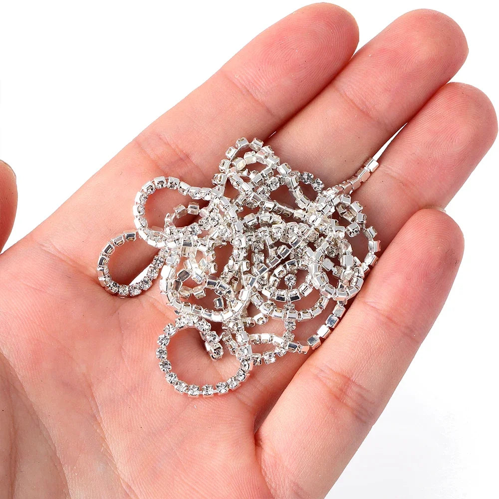 The Stardust Sparkle Claw – Deluxe Glass Crystal Strass Rhinestone Trim