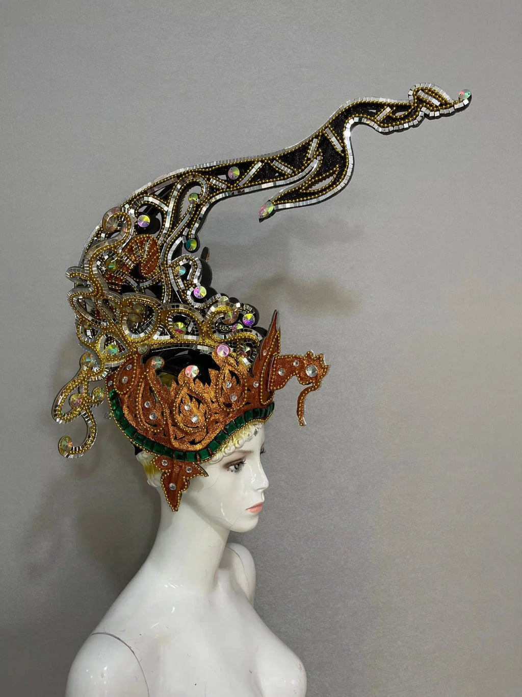 The Stardust Luminary – Premium Feathered Carnival & Samba Halo Headdress